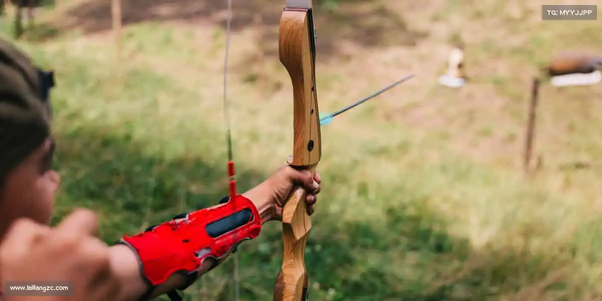 <strong>大满贯</strong>🥏飞盘腾空而起，传递的是快乐与运动的默契！